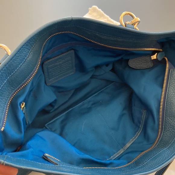 COACH leather shoulder bag in great condition, perfect for spring and summer - Picture 6 of 8